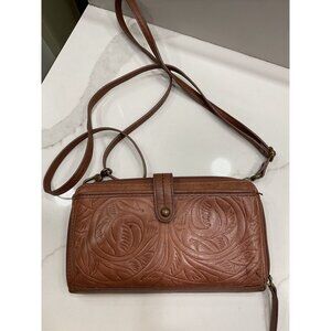 The Sak Iris Tan Leather Embossed Crossbody Wallet Clutch Hippie Chic